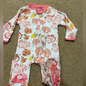 Burts bees, onesie, footed 0-3 months